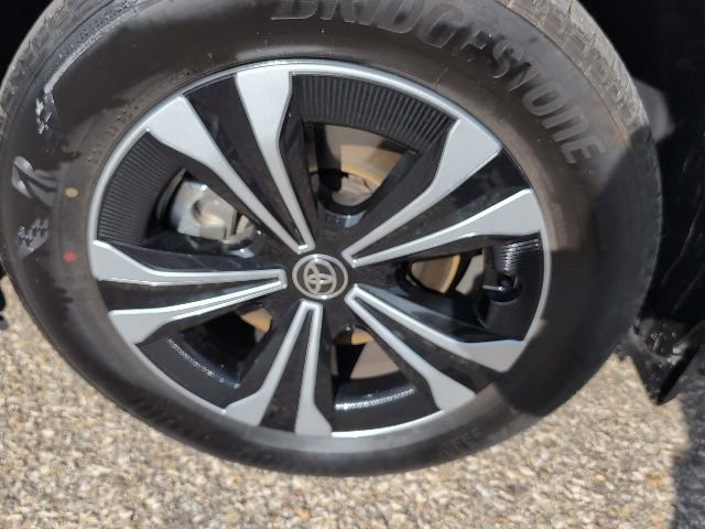 Used 2024 Toyota bZ4X XLE FWD image 21