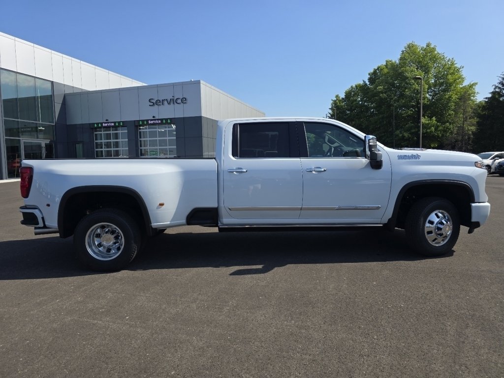 New 2026 Chevrolet Silverado 3500 High Country w/ High Country Premium Package AWD/4WD image 17