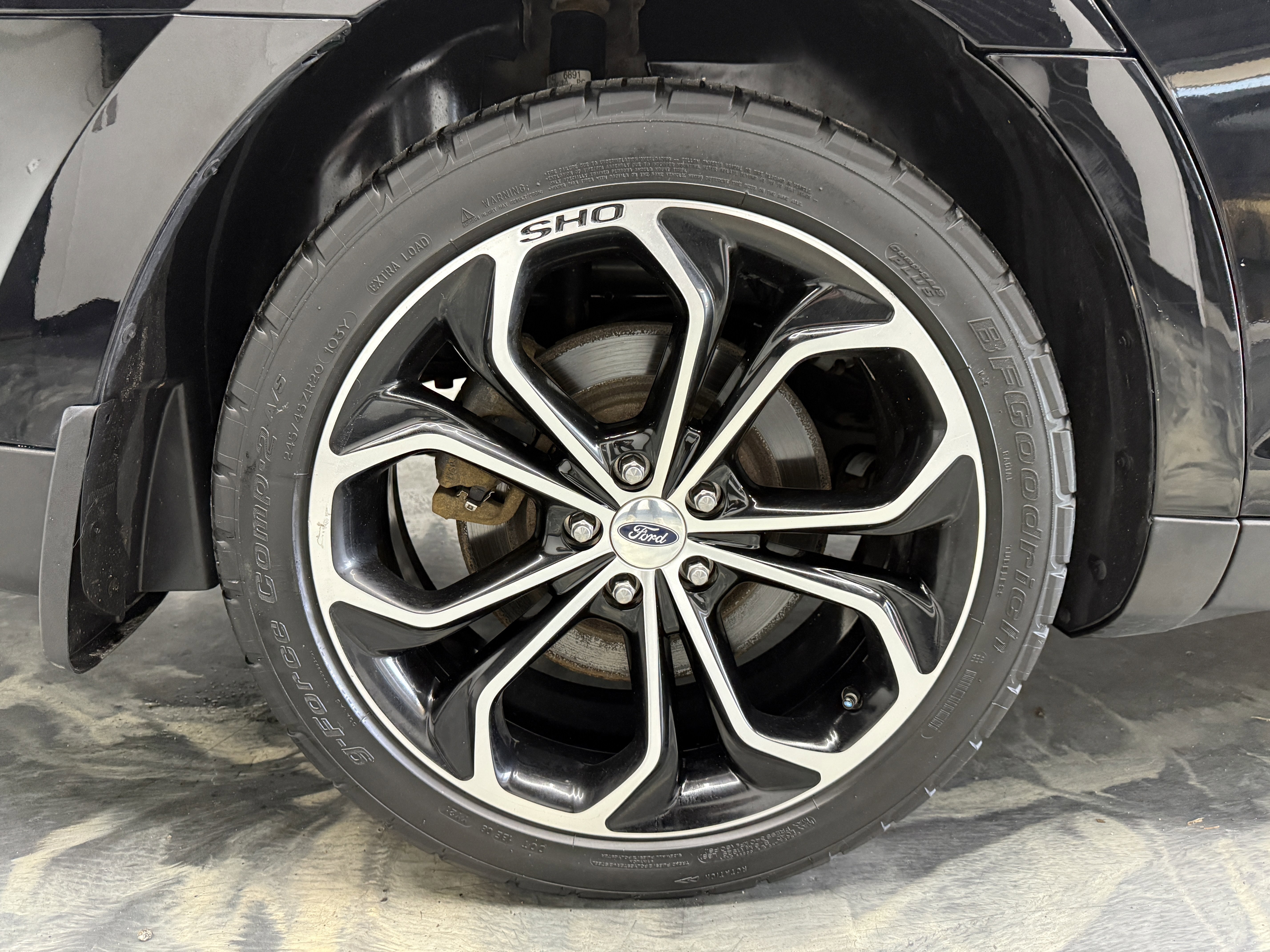 Used 2018 Ford Taurus SHO w/ Sho Performance Package image 30