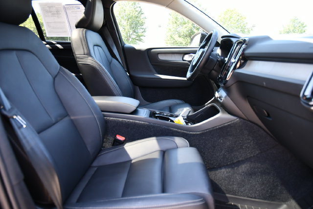 Certified 2026 Volvo XC40 B5 Plus AWD/4WD image 35