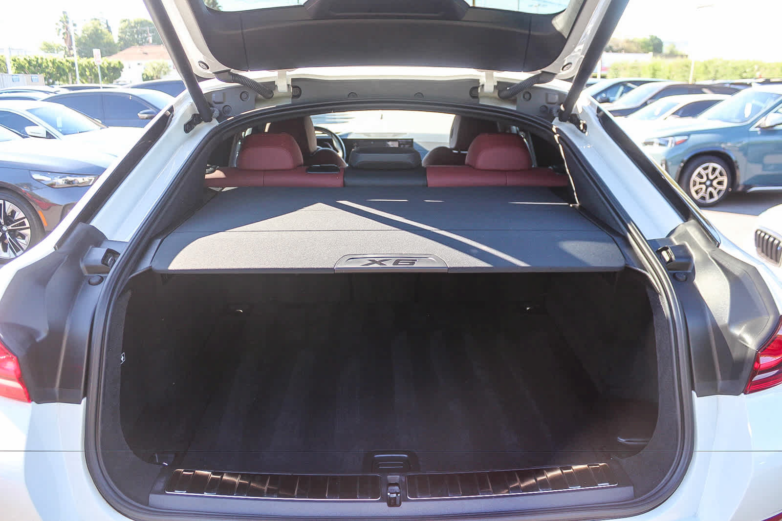 Used 2024 BMW X6 xDrive40i w/ Premium Package AWD/4WD image 38