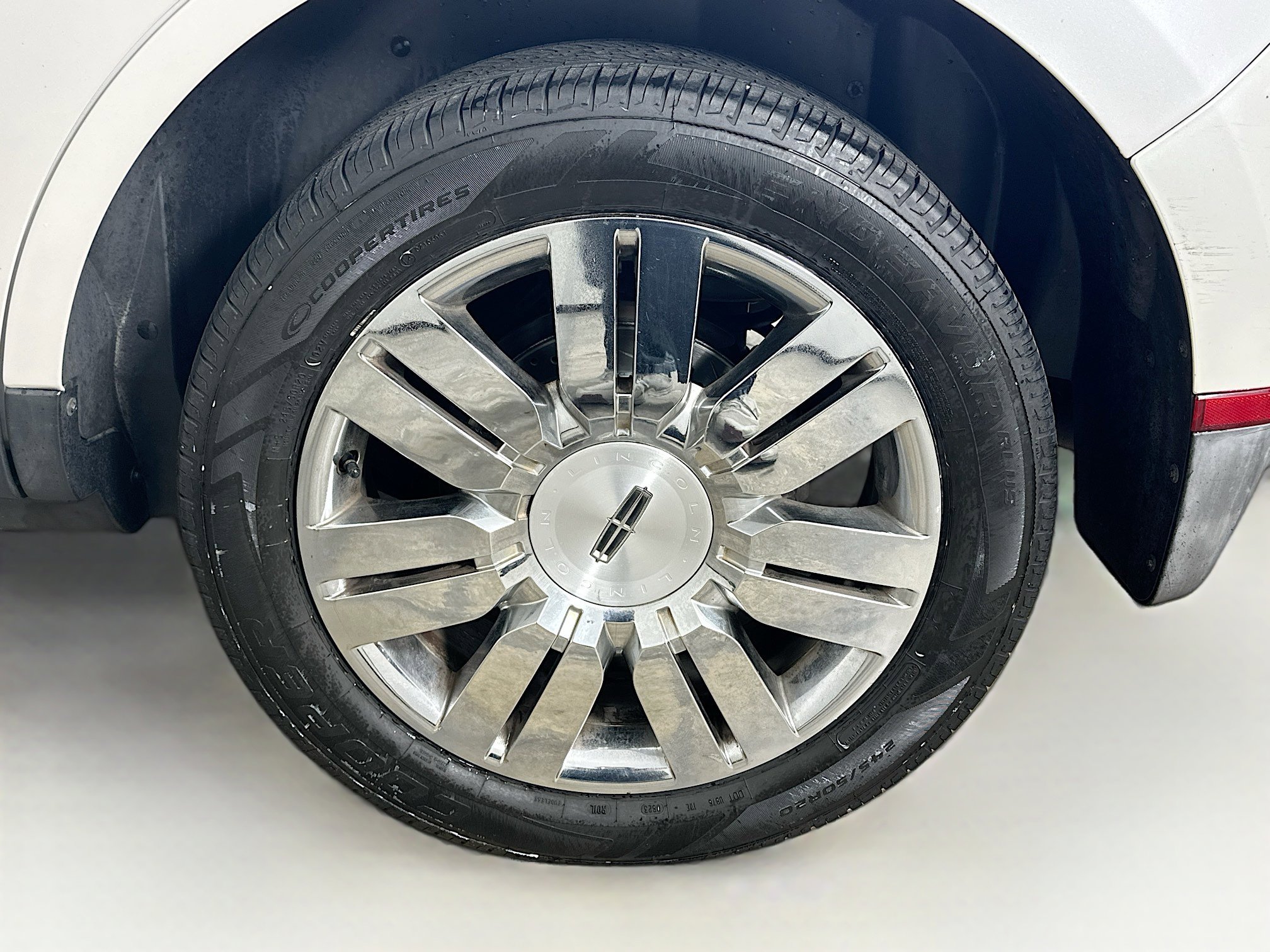 Used 2009 Lincoln MKX 2WD image 11