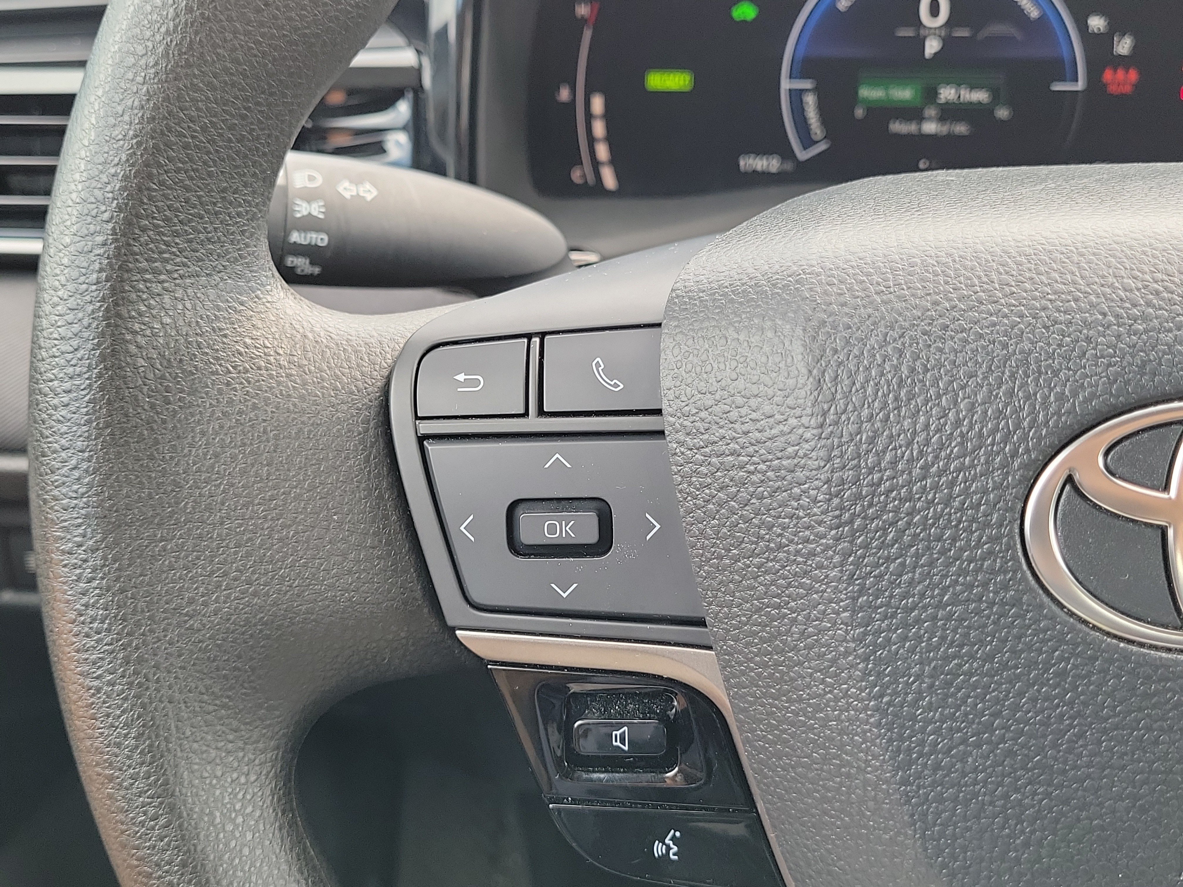 Used 2025 Toyota Camry LE FWD image 17
