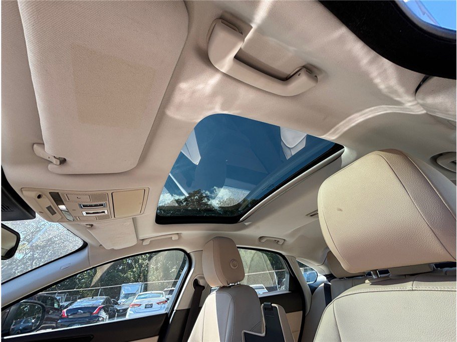 Used 2018 Jaguar XF Premium image 40