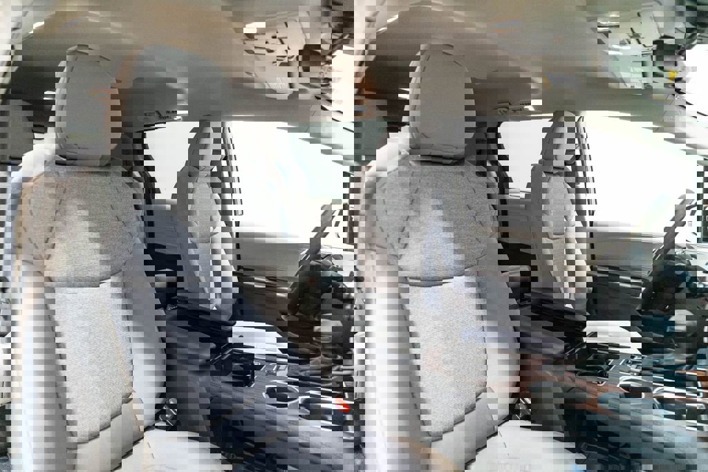 Certified 2024 Toyota Sienna LE image 15