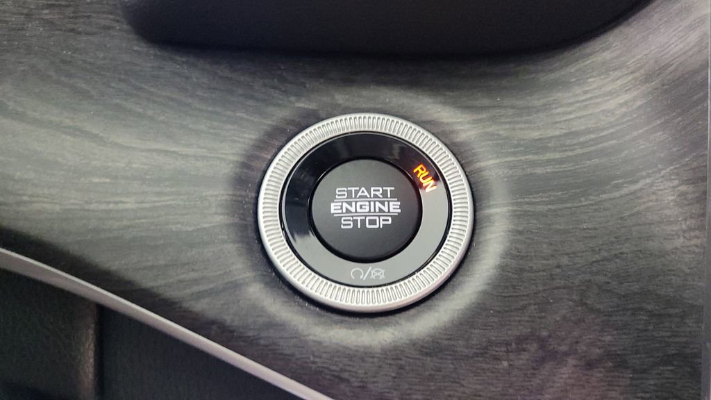 Used 2023 Jeep Grand Cherokee Limited image 21