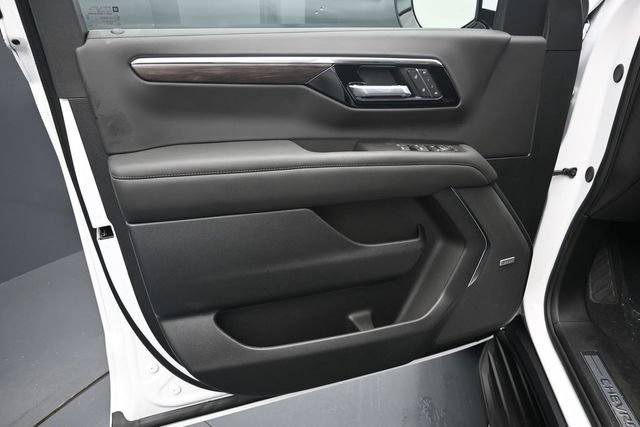 New 2026 Chevrolet Suburban LT w/ Comfort Package AWD/4WD image 21