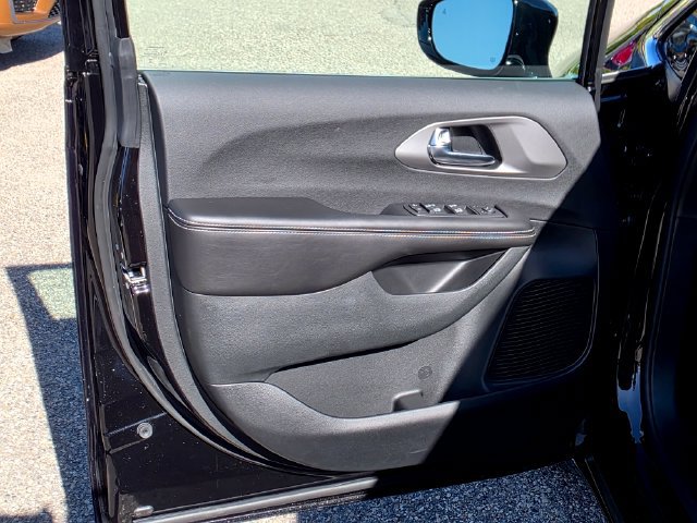 New 2027 Chrysler Pacifica LX FWD image 23