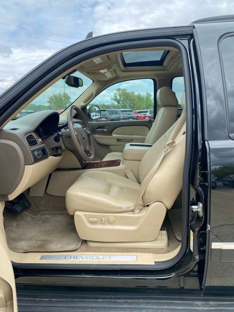 Used 2013 Chevrolet Tahoe LTZ RWD image 14