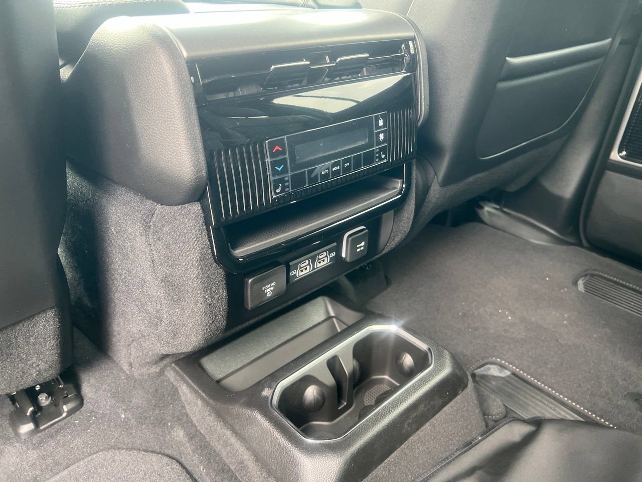New 2026 Jeep Grand Wagoneer Limited AWD/4WD image 17