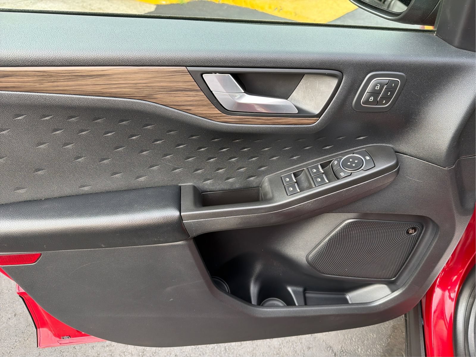 Used 2020 Ford Escape Titanium AWD/4WD image 20