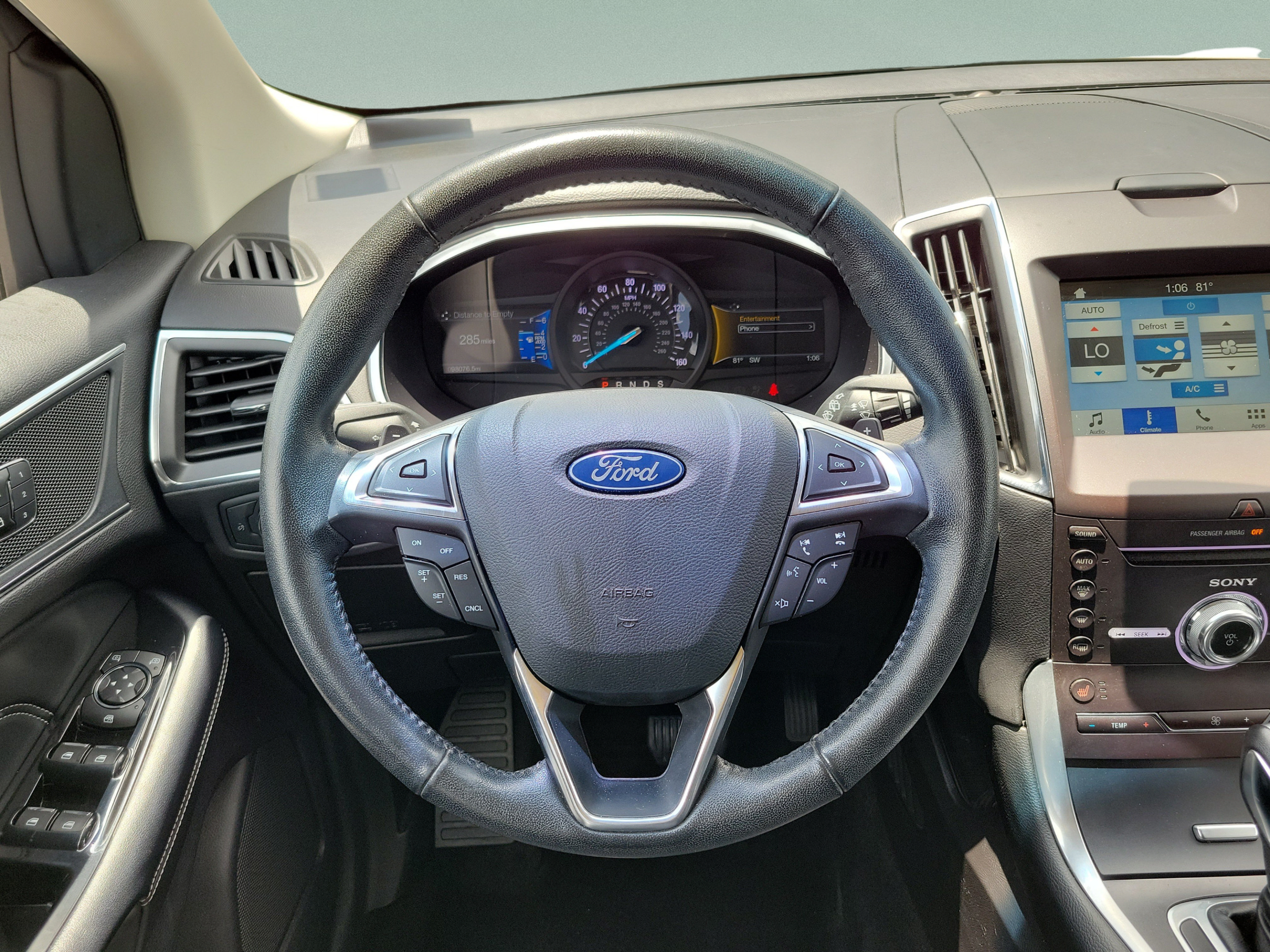 Used 2018 Ford Edge Titanium FWD image 13