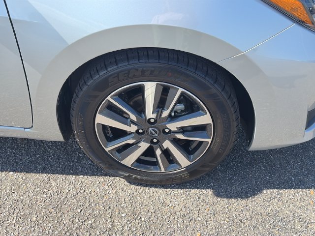 Used 2025 Nissan Versa SV FWD image 11