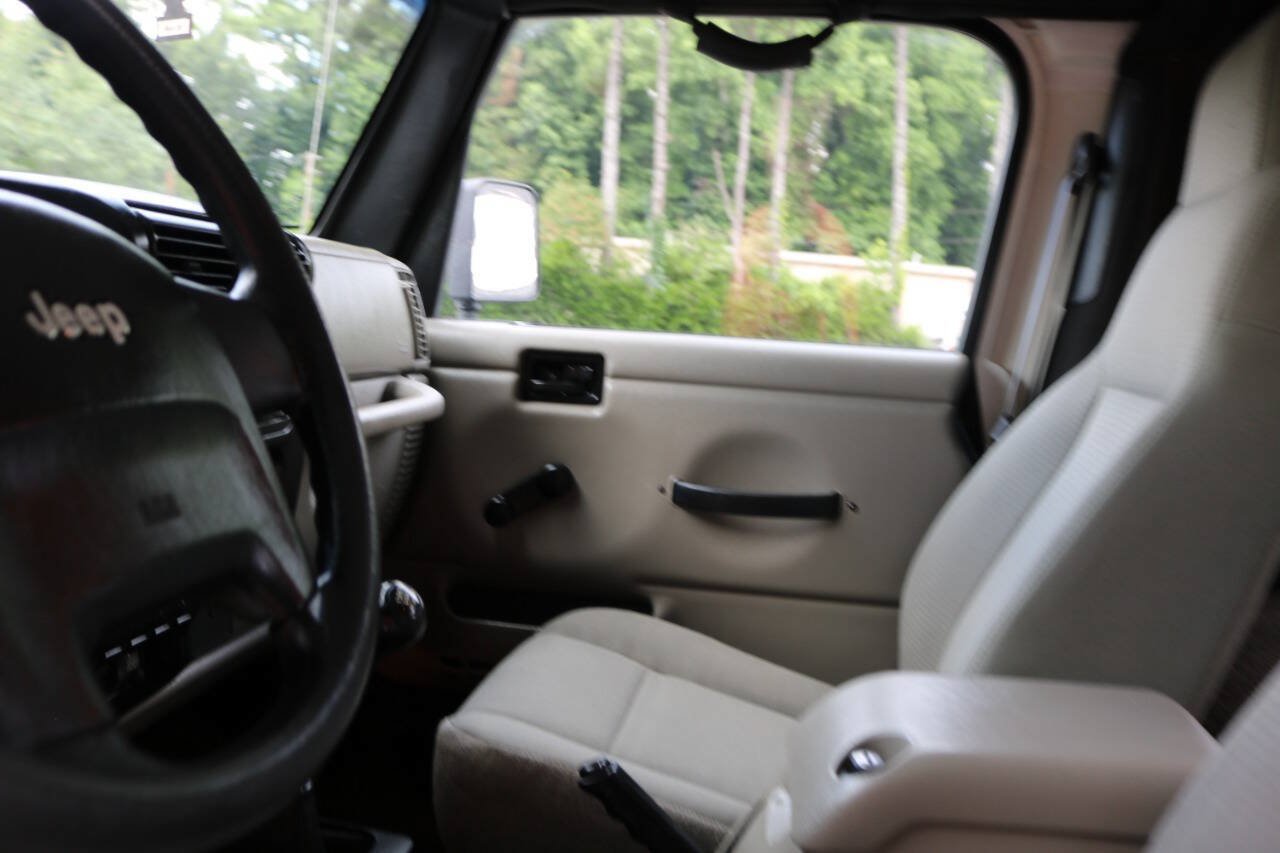 Used 2006 Jeep Wrangler X AWD/4WD image 92