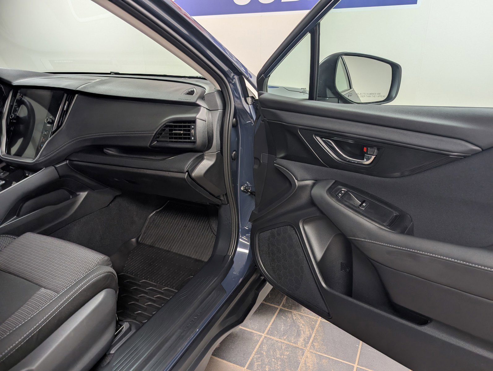 Used 2025 Subaru Outback Premium image 28