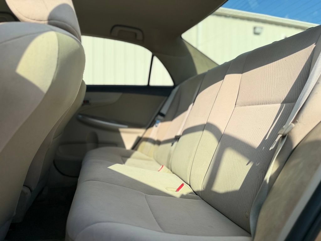 Used 2011 Toyota Corolla LE FWD image 21