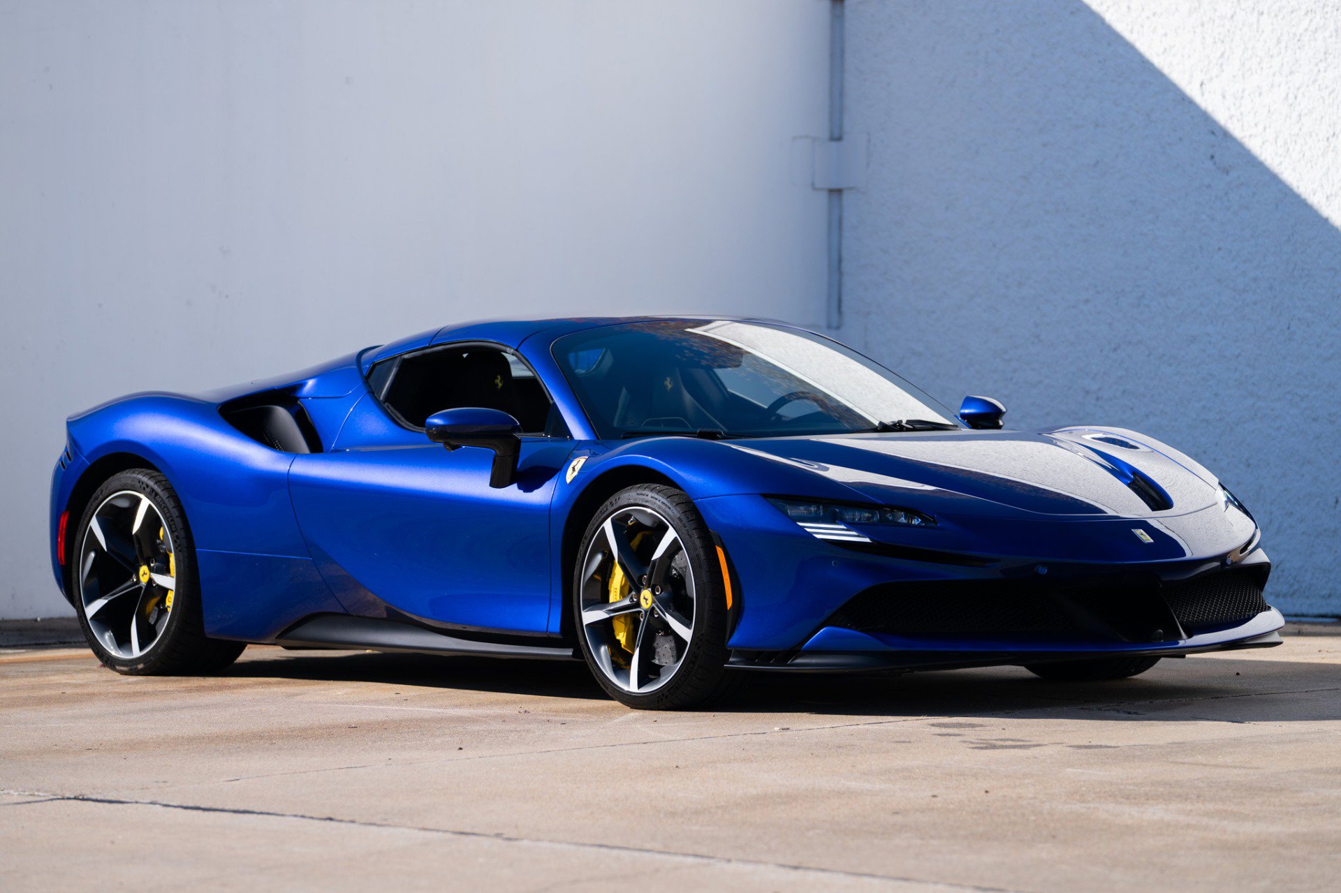 Used 2025 Ferrari SF90 Spider image 8