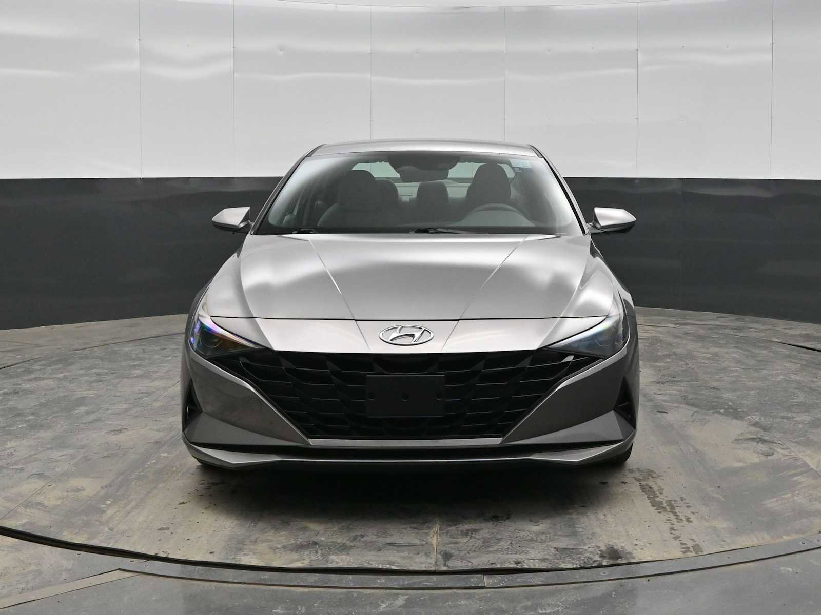 Used 2023 Hyundai Elantra SEL image 3