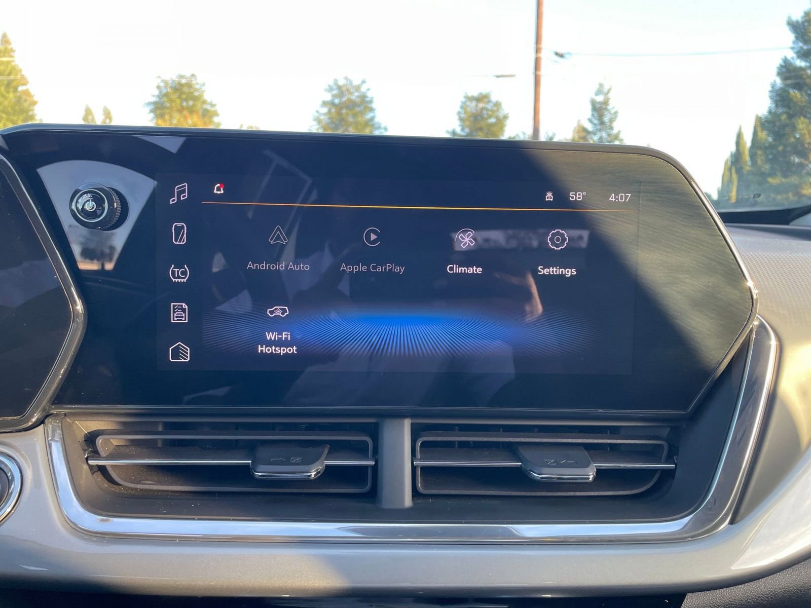 Used 2025 Chevrolet Trax LT image 21