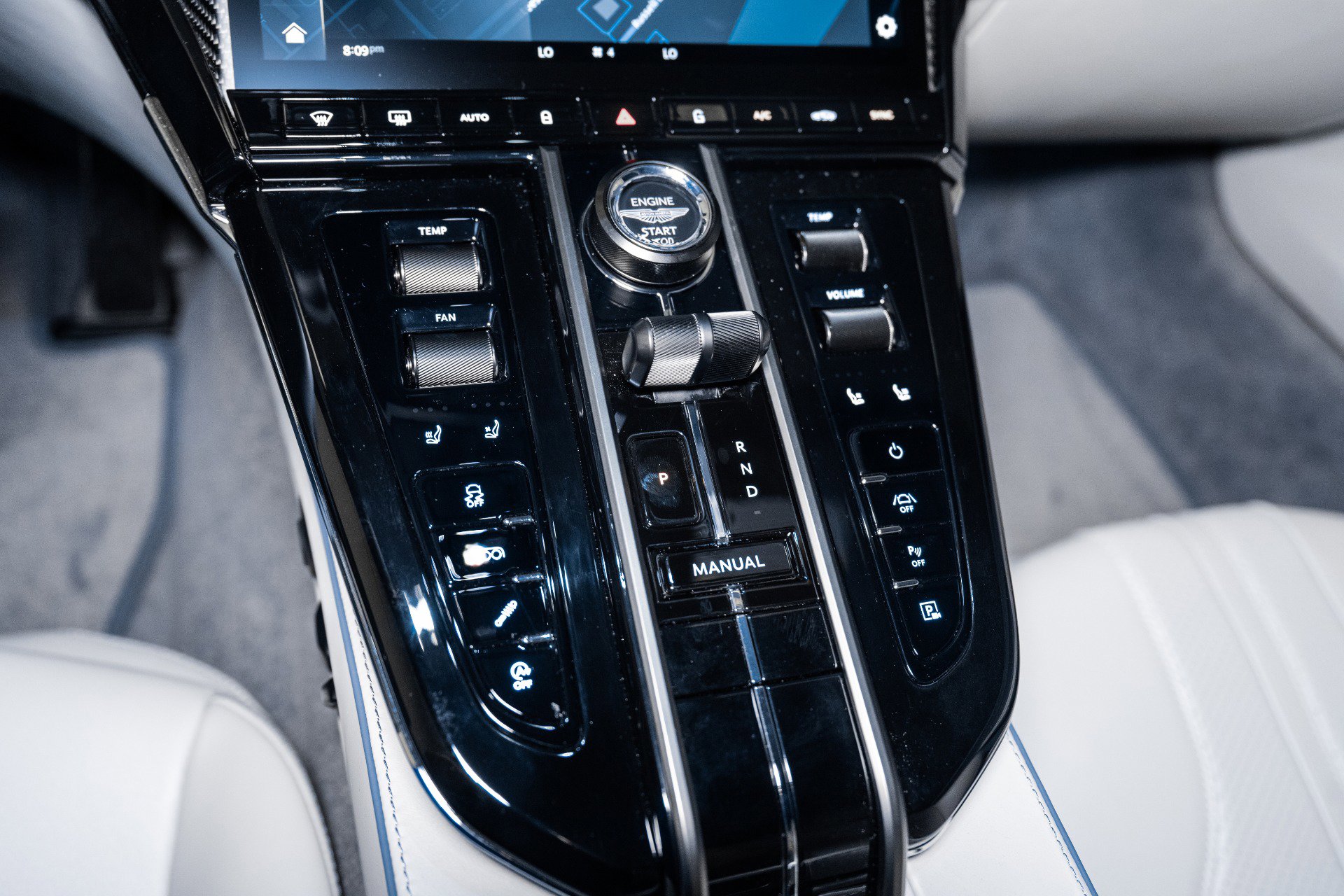 New 2026 Aston Martin V8 Vantage Coupe image 29