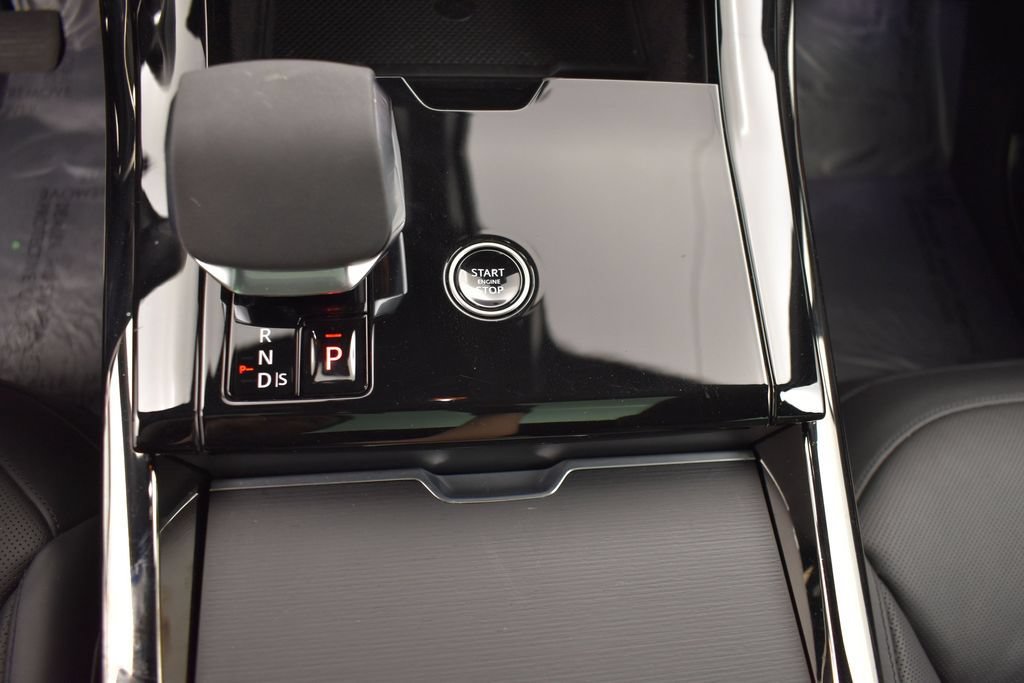 Used 2024 Land Rover Range Rover Sport SE AWD/4WD image 8