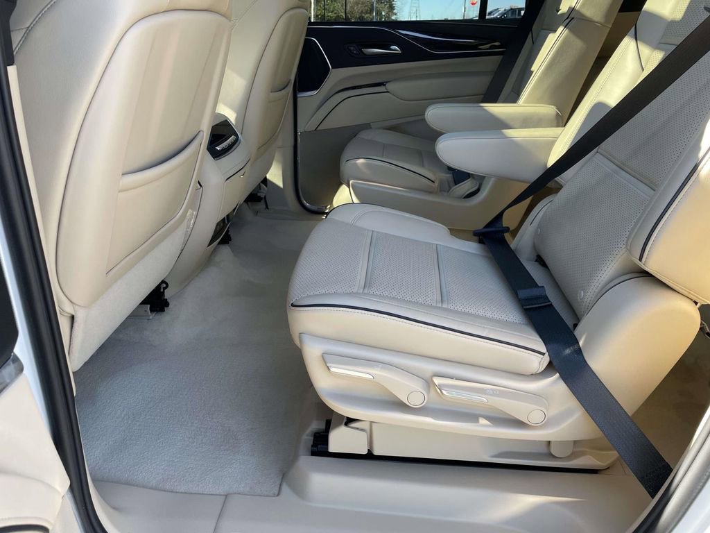 Used 2023 Cadillac Escalade ESV Premium Luxury w/ Performance Package image 14
