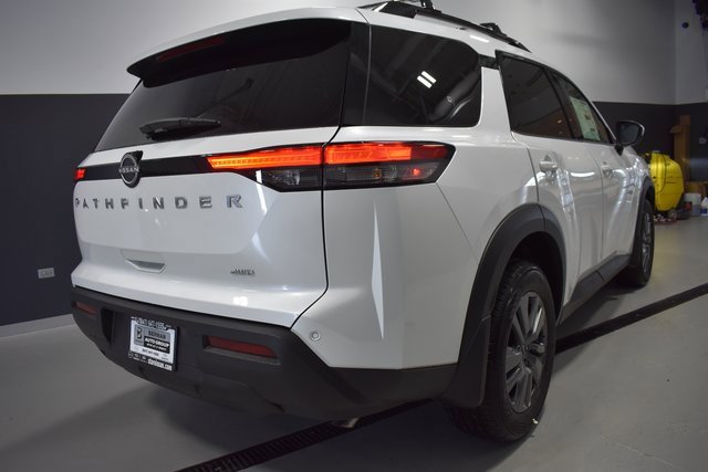 New 2025 Nissan Pathfinder SV image 8