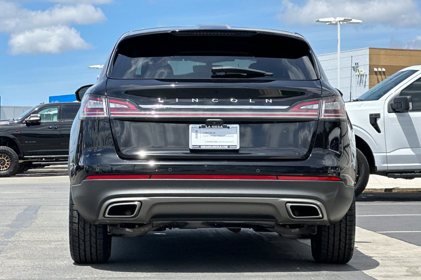 Certified 2022 Lincoln Nautilus FWD w/ Premium Package image 4