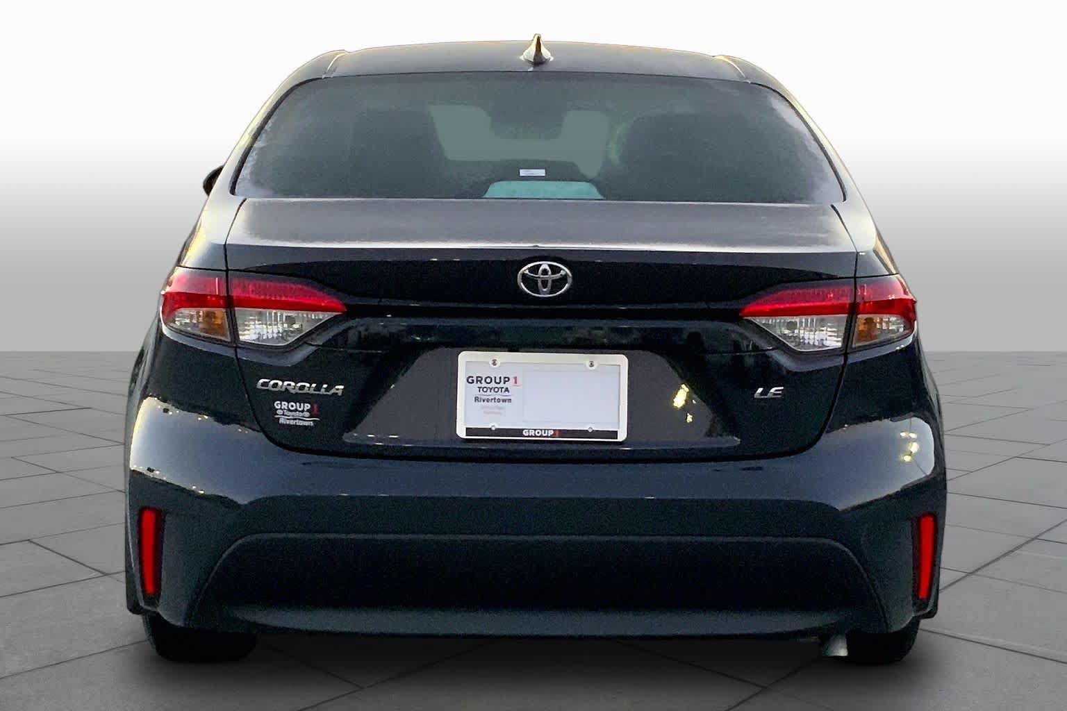 Used 2026 Toyota Corolla LE FWD image 5