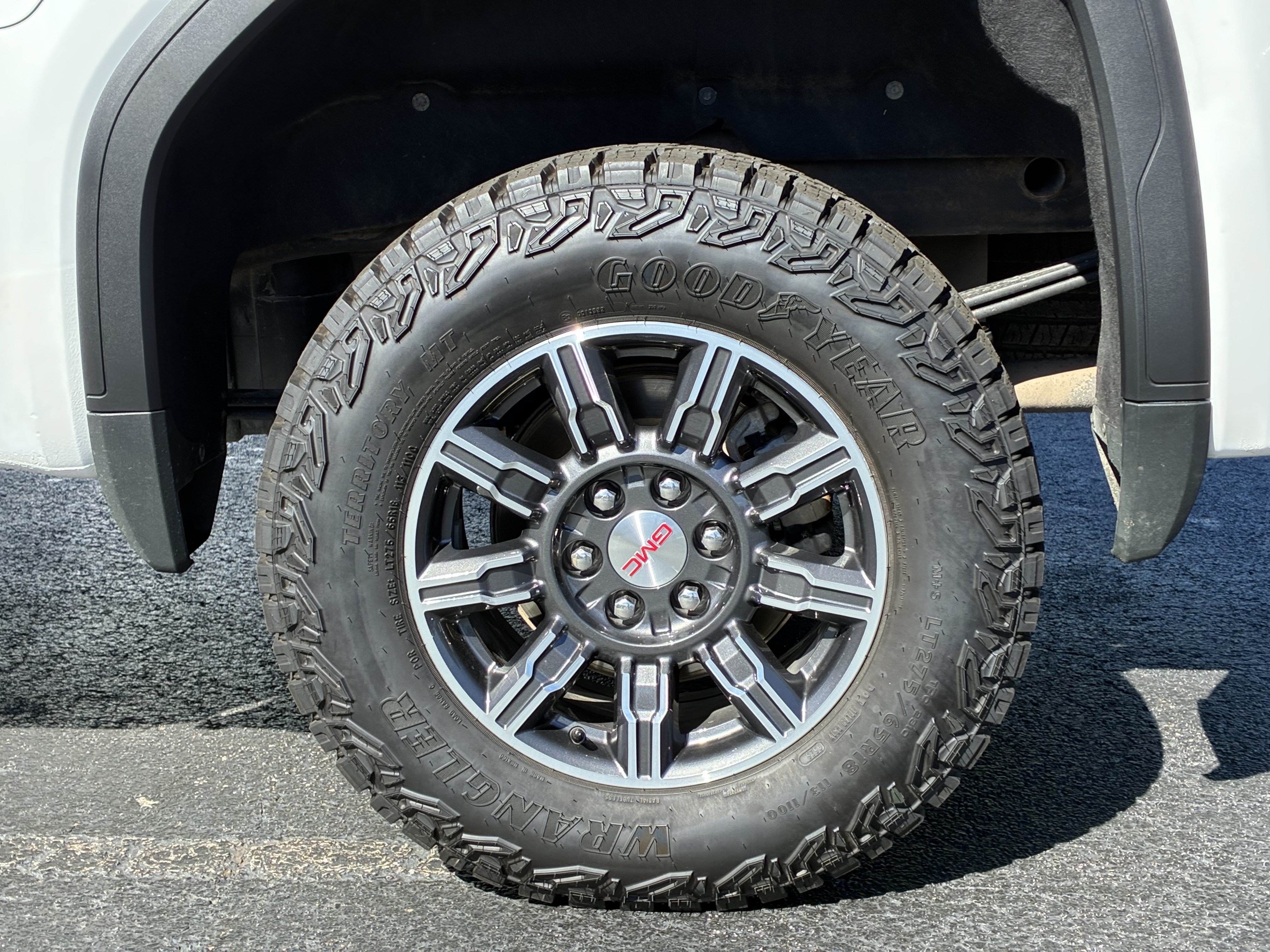 Used 2025 GMC Sierra 1500 AT4 AWD/4WD image 11