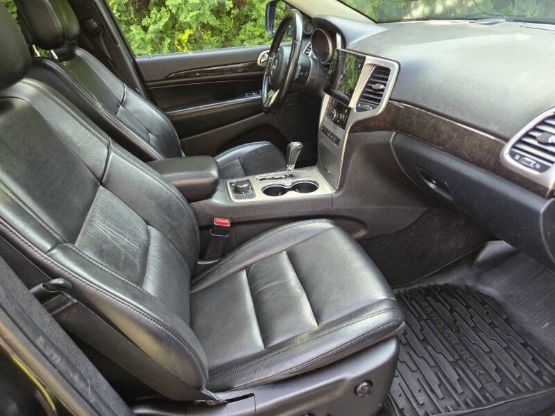 Used 2012 Jeep Grand Cherokee Laredo AWD/4WD image 12