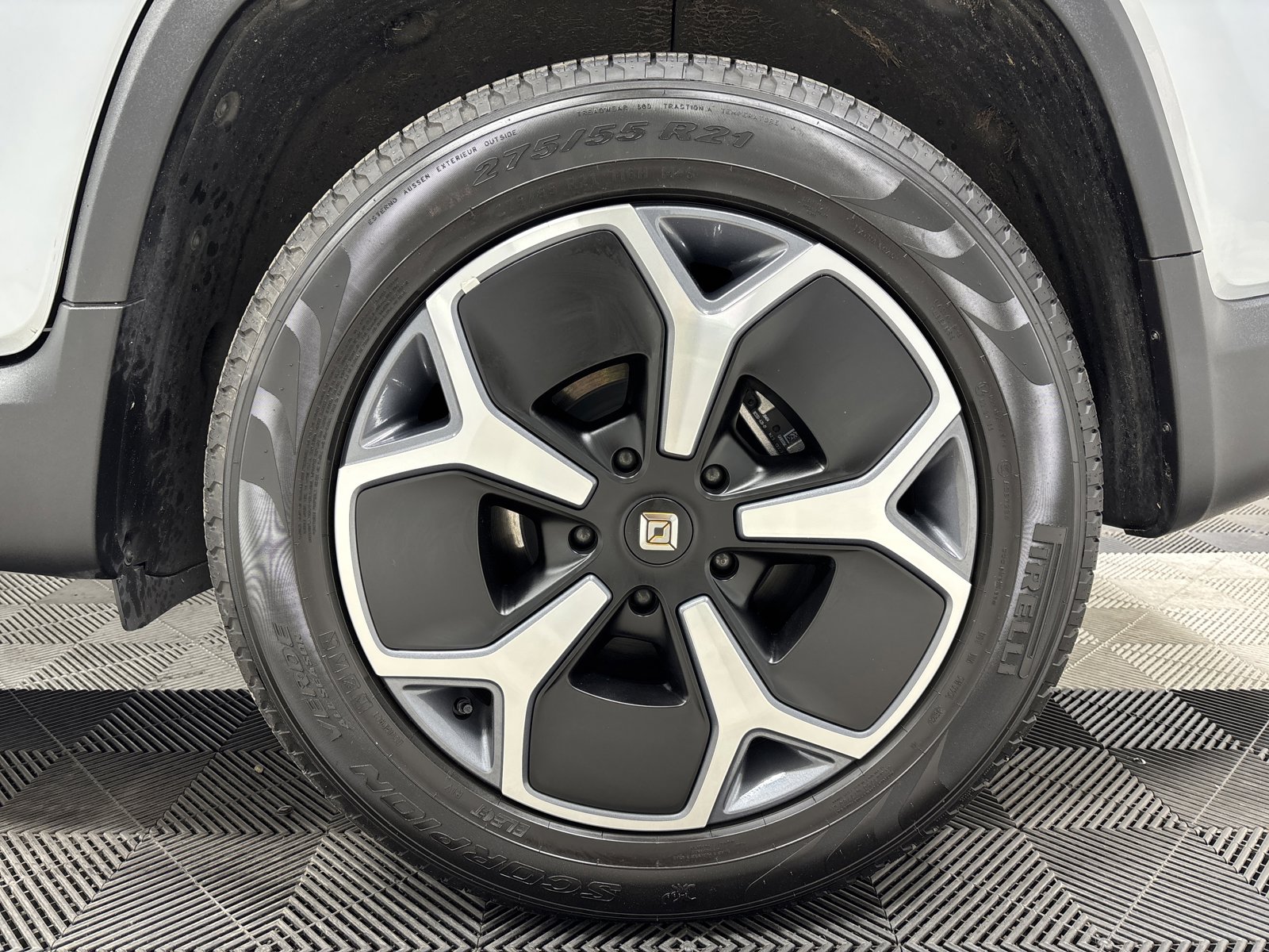 Used 2024 Rivian R1T Adventure AWD/4WD image 10