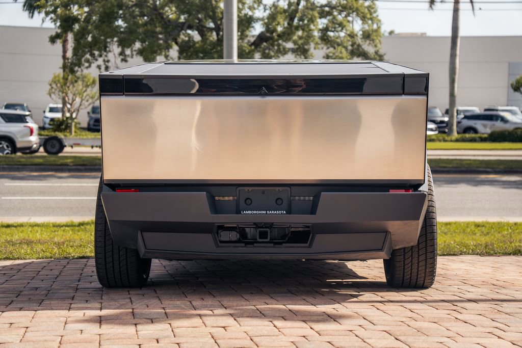 Used 2024 Tesla Cybertruck AWD Crew Cab image 4