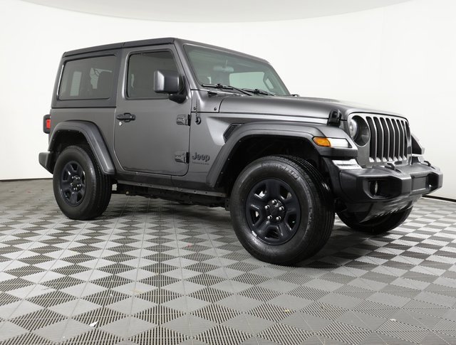 Used 2022 Jeep Wrangler Sport image 3