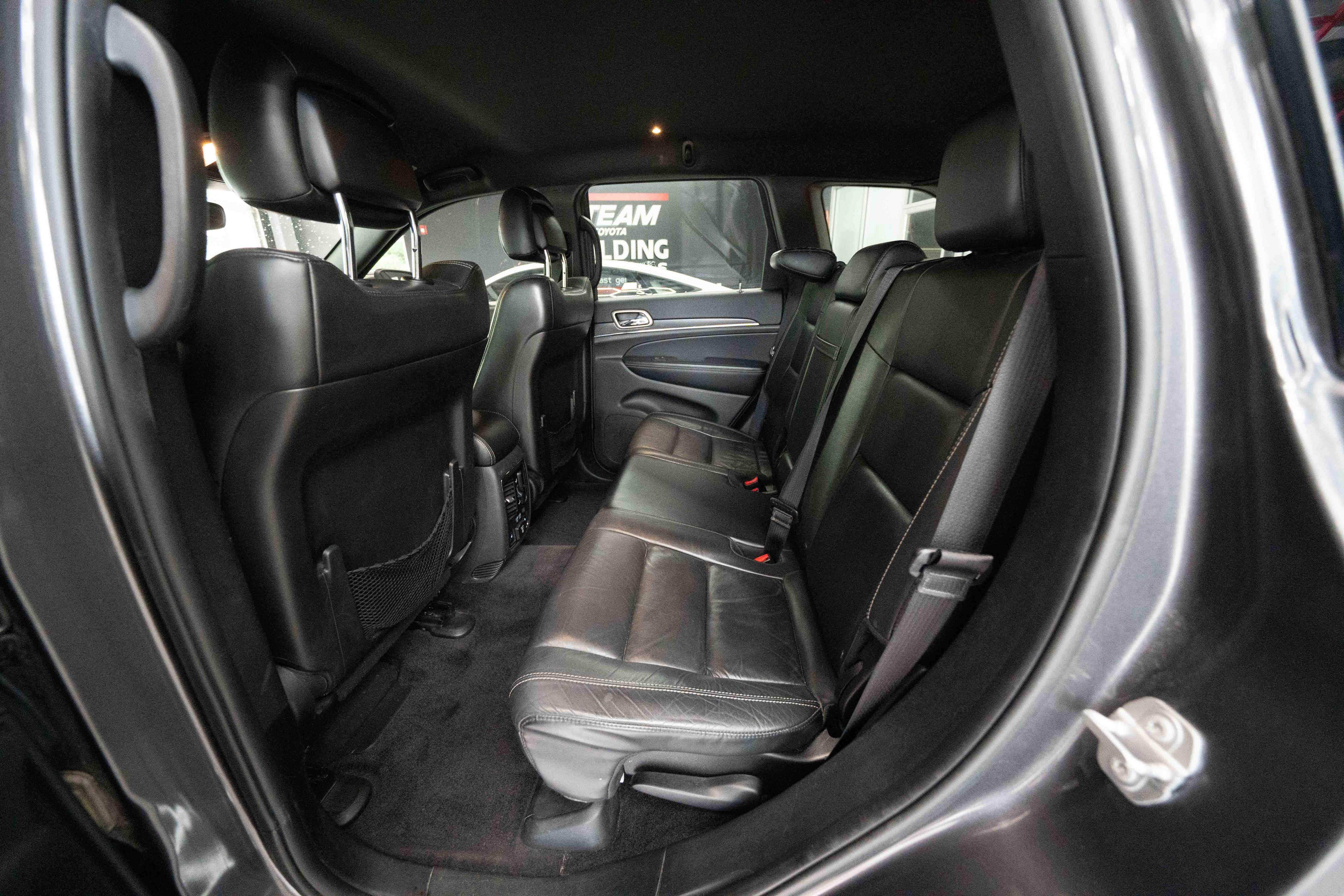 Used 2017 Jeep Grand Cherokee Limited AWD/4WD image 22