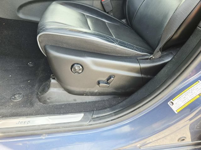 Used 2020 Jeep Grand Cherokee Overland AWD/4WD image 37