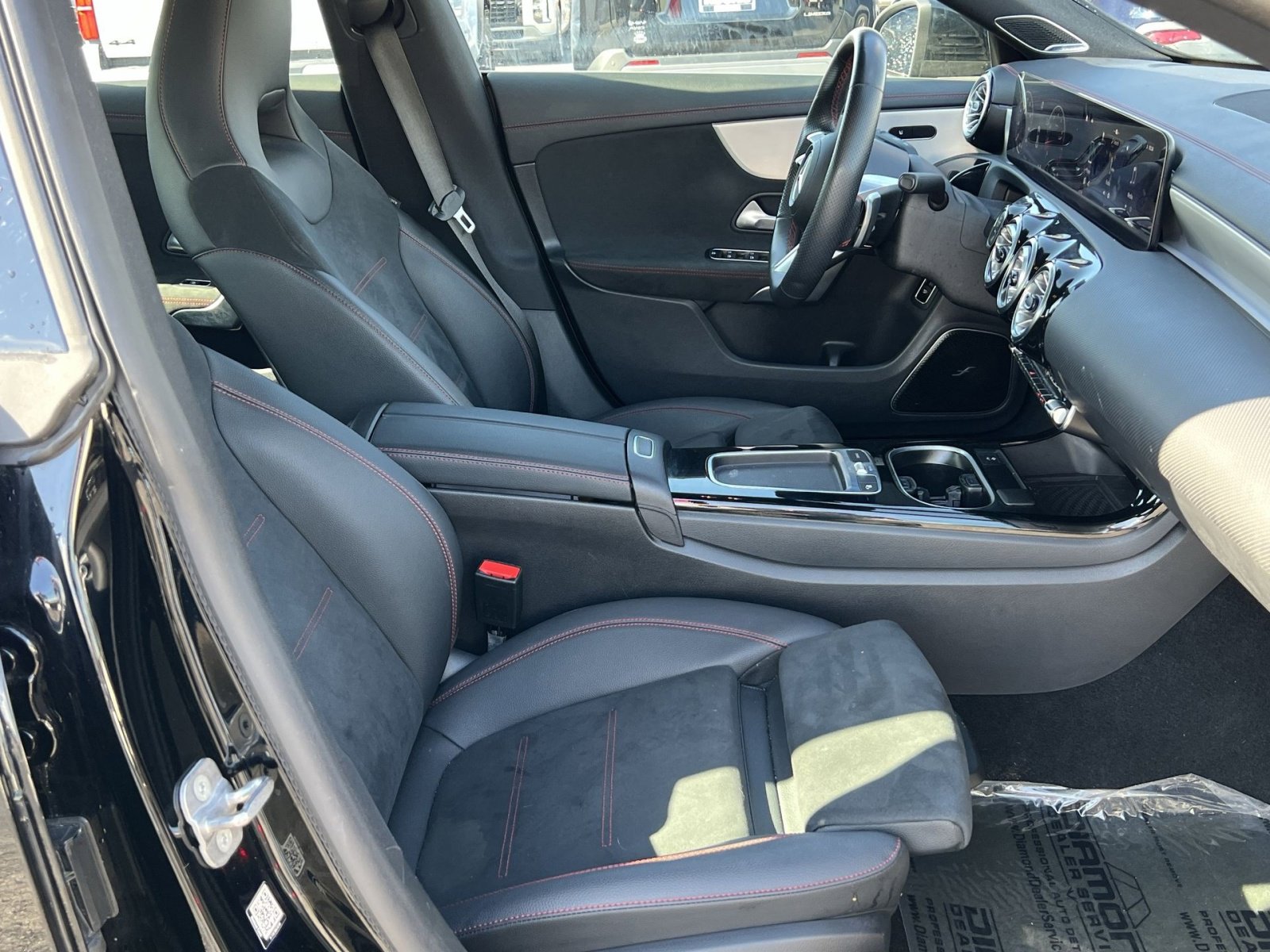 Used 2024 Mercedes-Benz CLA 250 4MATIC image 28