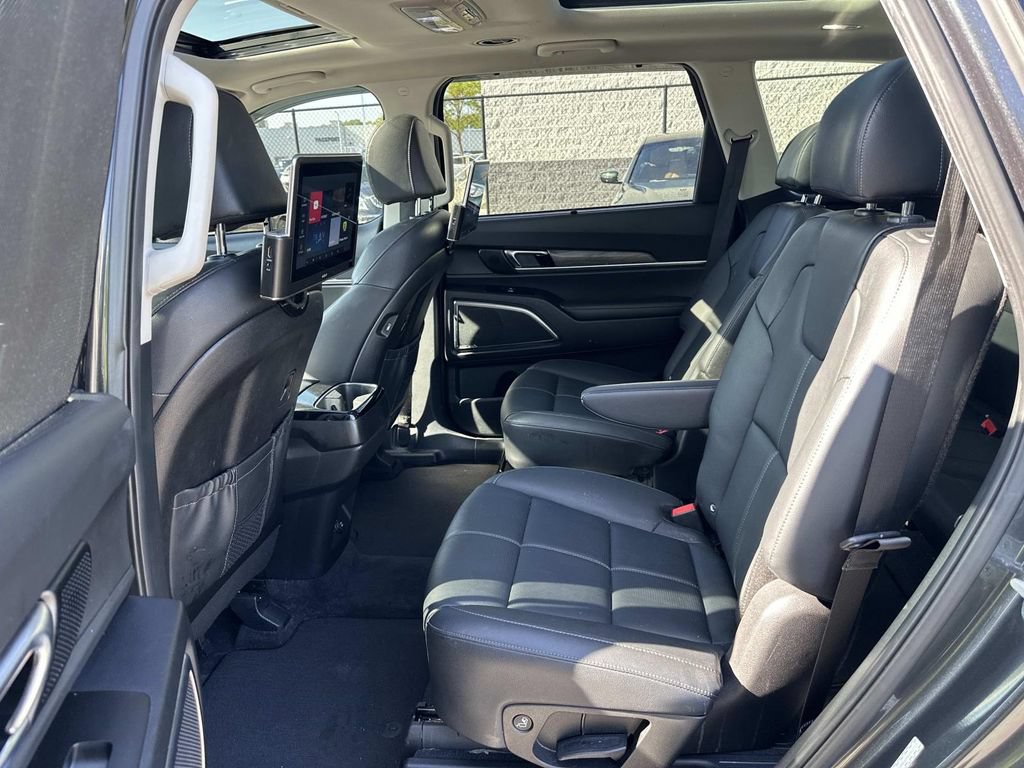 Used 2022 Kia Telluride SX w/ Towing Package AWD/4WD image 32