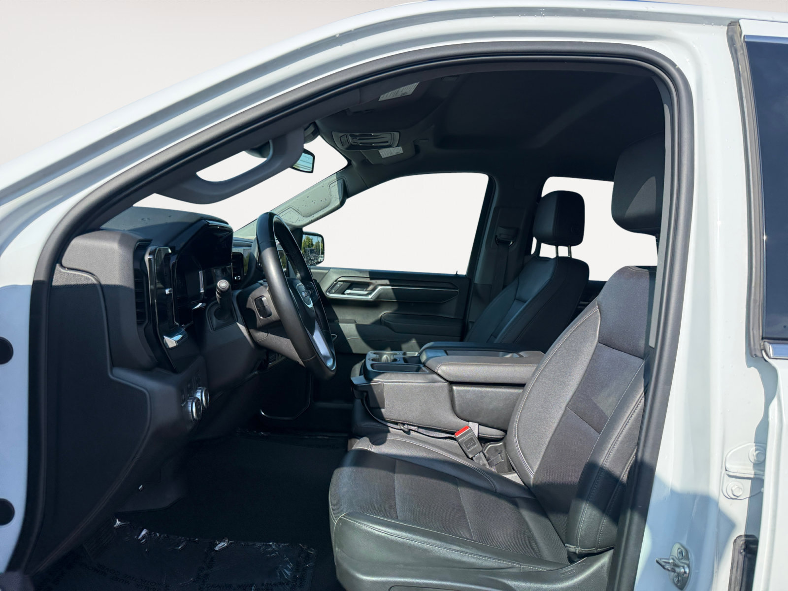 Used 2025 GMC Sierra 1500 SLT AWD/4WD image 10
