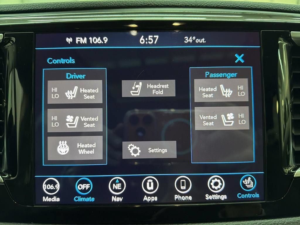 Used 2020 Chrysler Pacifica Limited FWD image 45