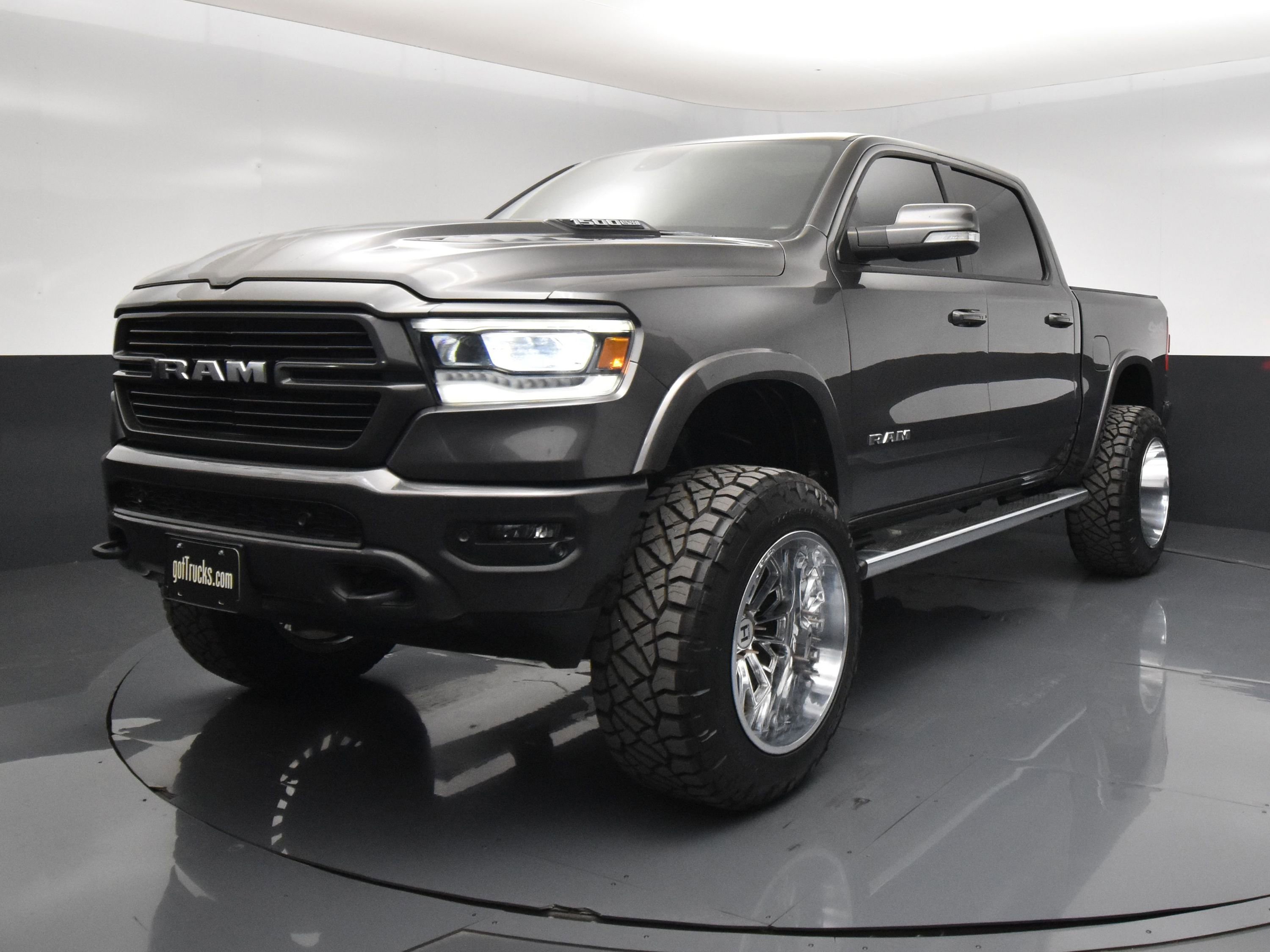 Used 2020 RAM 1500 Laramie w/ Sport Appearance Package AWD/4WD image 2