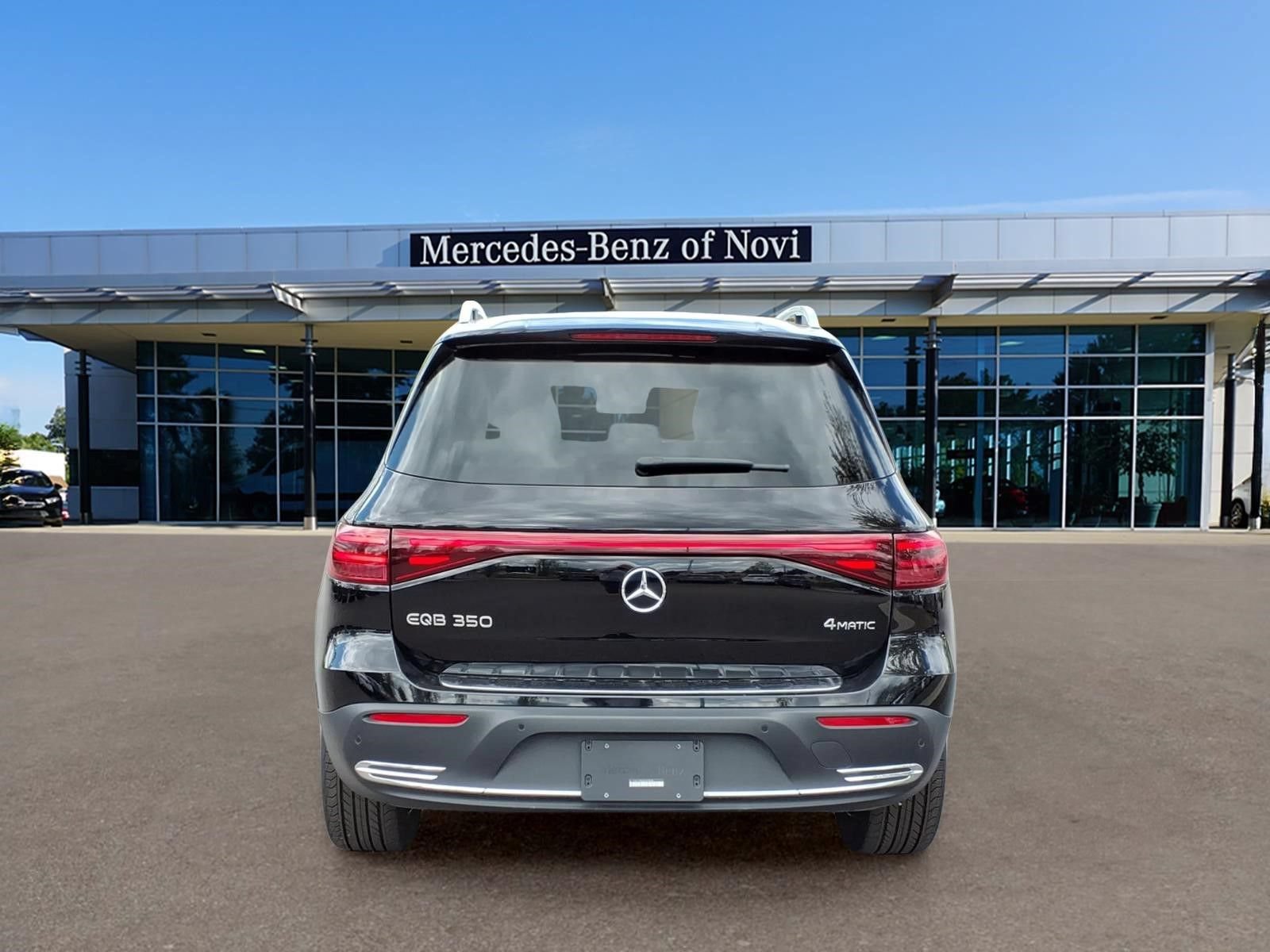 Certified 2025 Mercedes-Benz EQB 350 4MATIC SUV image 4