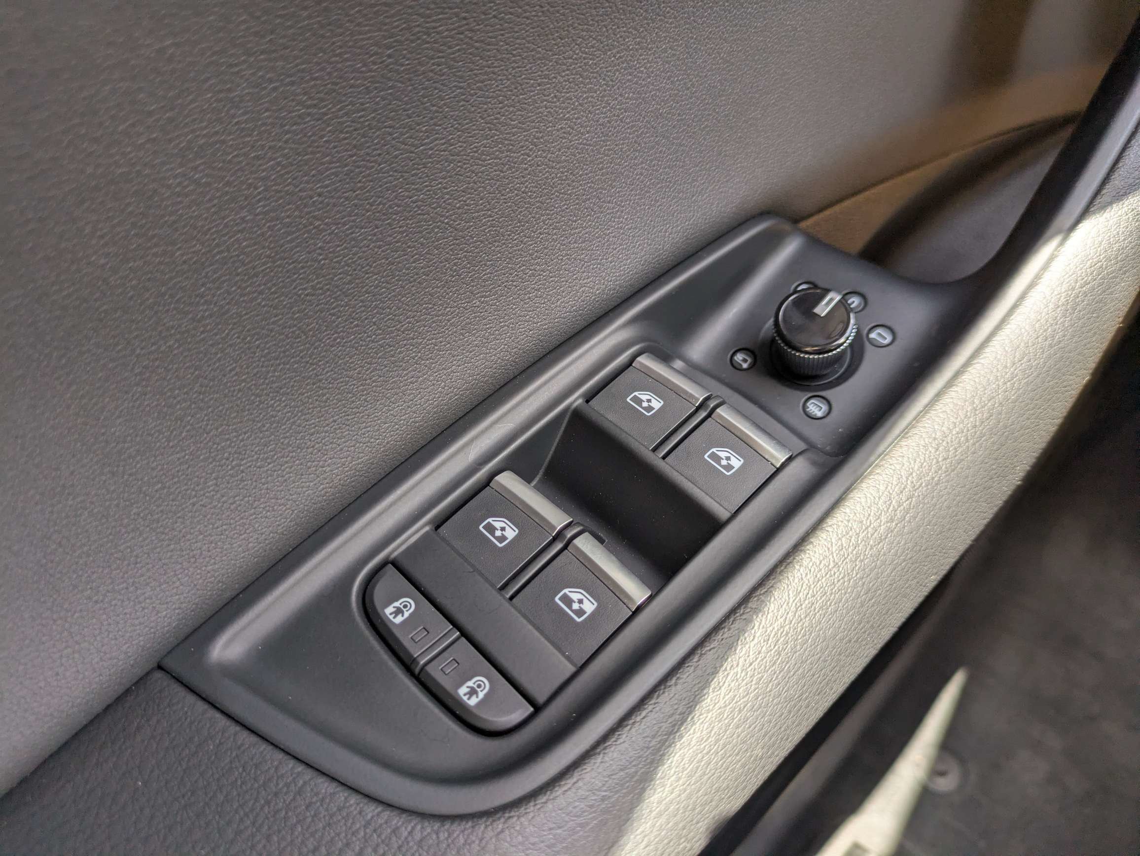 Used 2023 Audi Q8 Premium AWD/4WD image 30