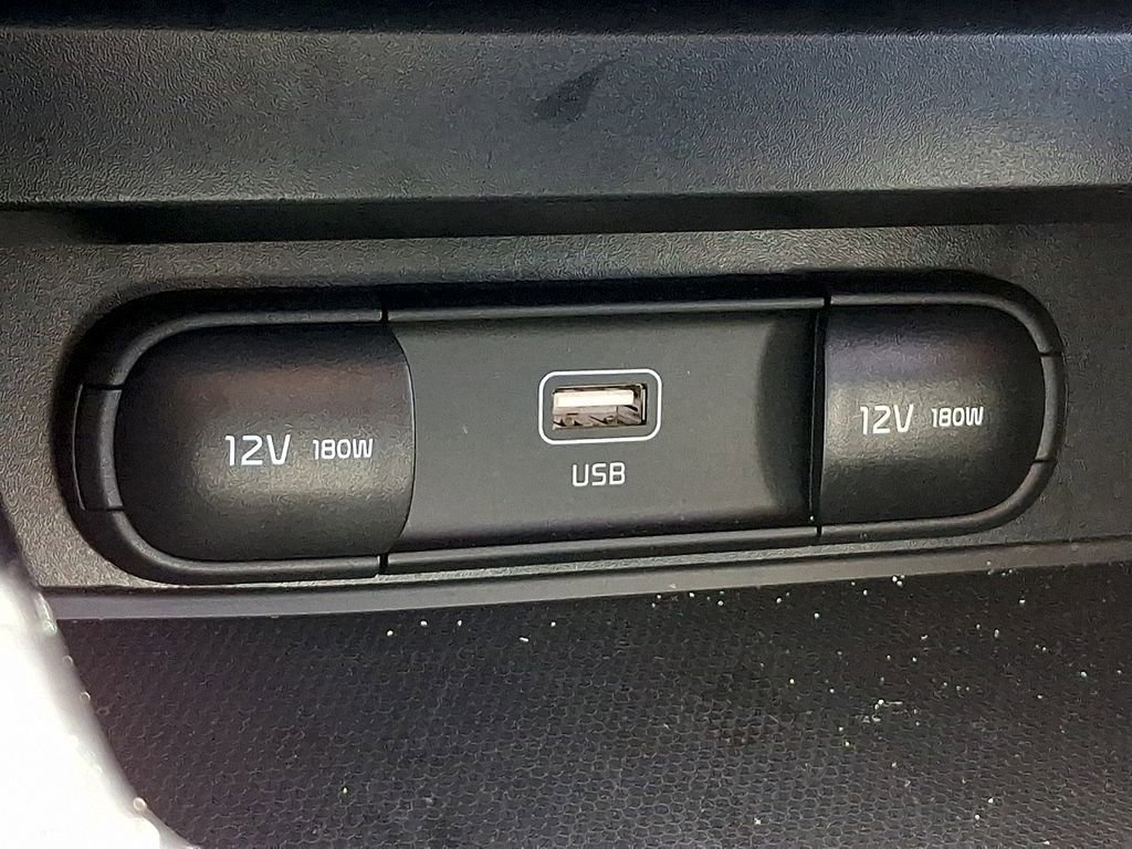 Used 2025 Kia Soul LX w/ LX Technology Package FWD image 22