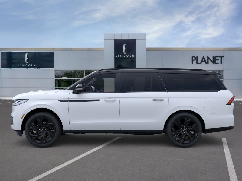 New 2026 Lincoln Navigator L Black Label AWD/4WD image 3