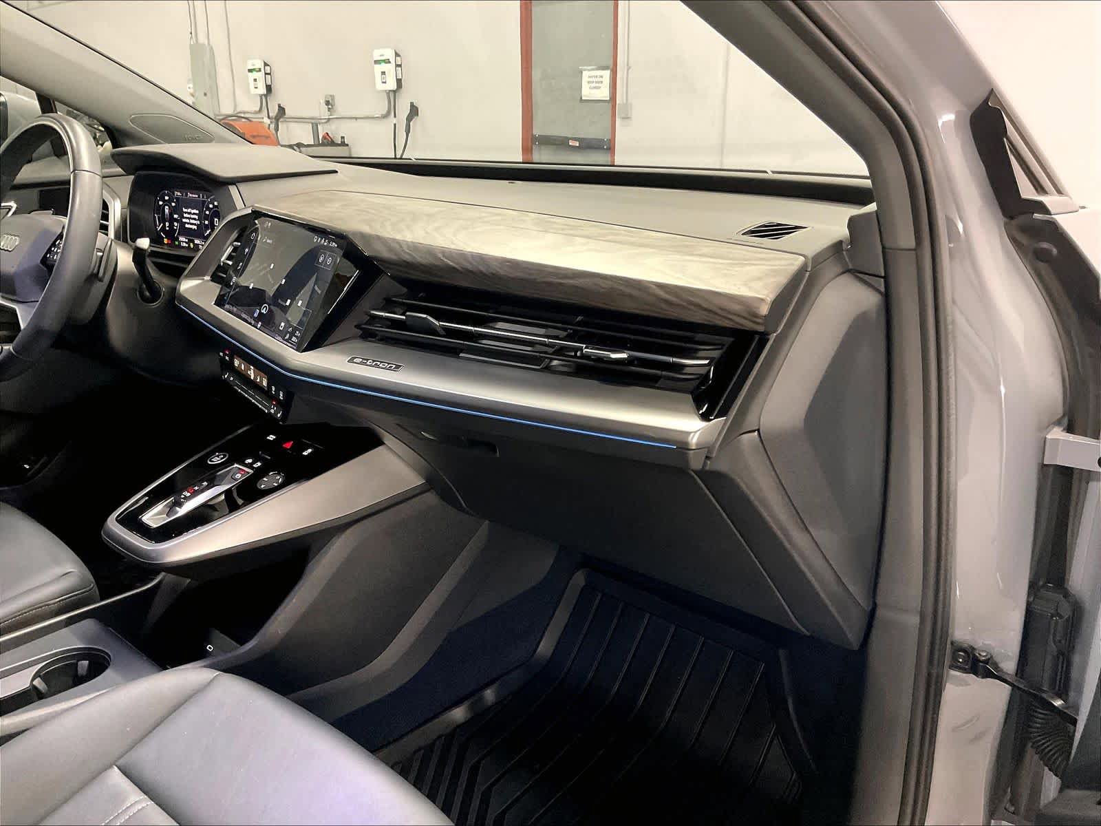 Used 2023 Audi Q4 e-tron Premium Plus w/ Premium Plus image 16