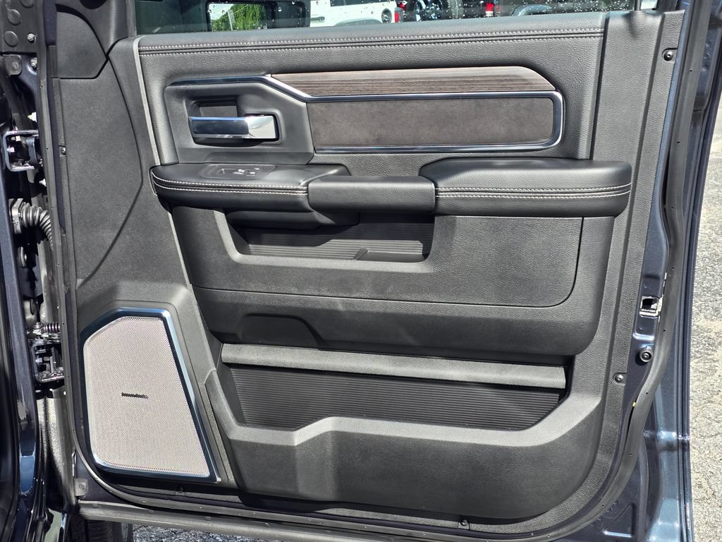 New 2026 RAM 3500 Laramie AWD/4WD image 36