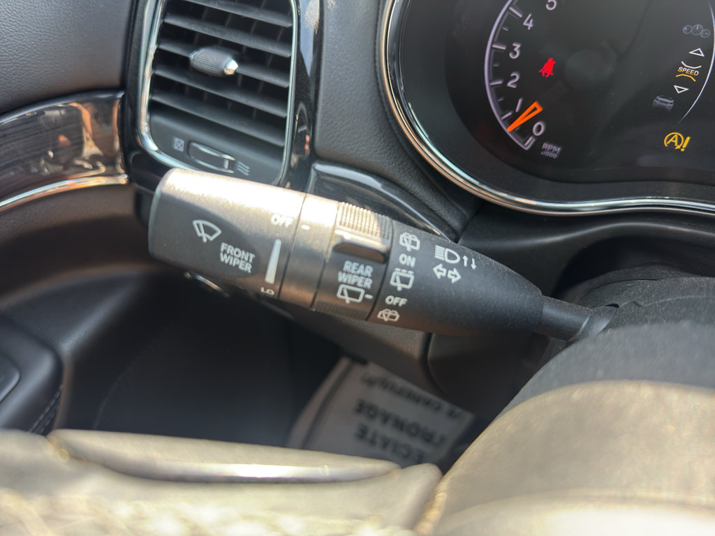 Used 2020 Jeep Grand Cherokee Overland AWD/4WD image 28