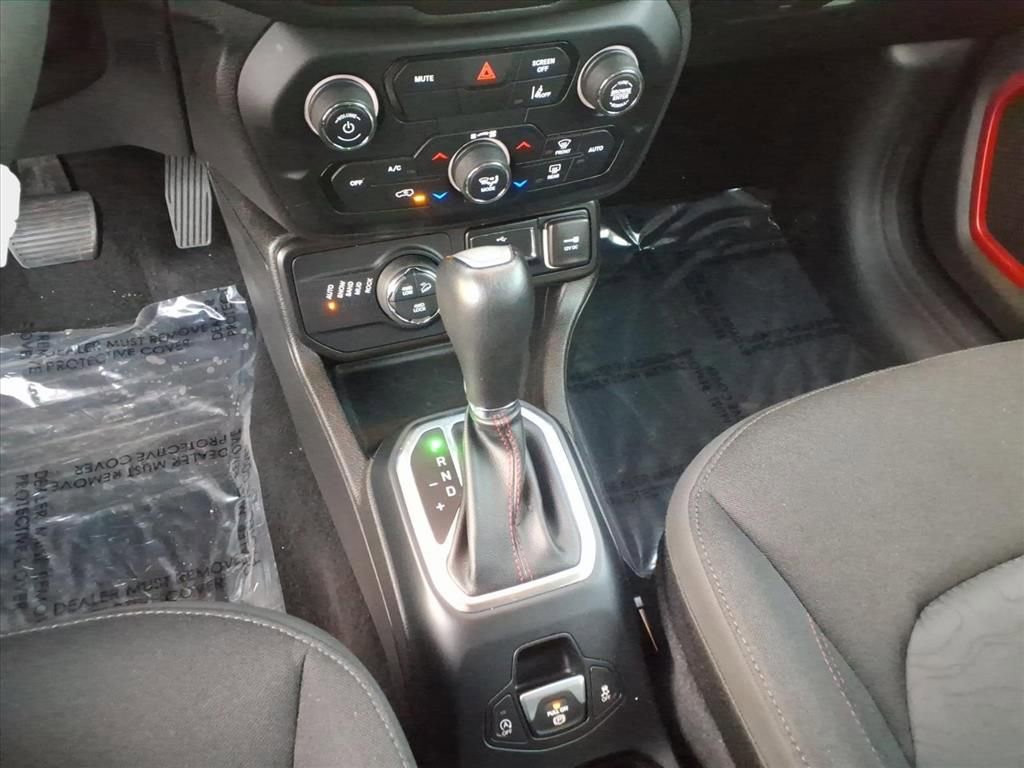 Used 2023 Jeep Renegade Trailhawk image 20