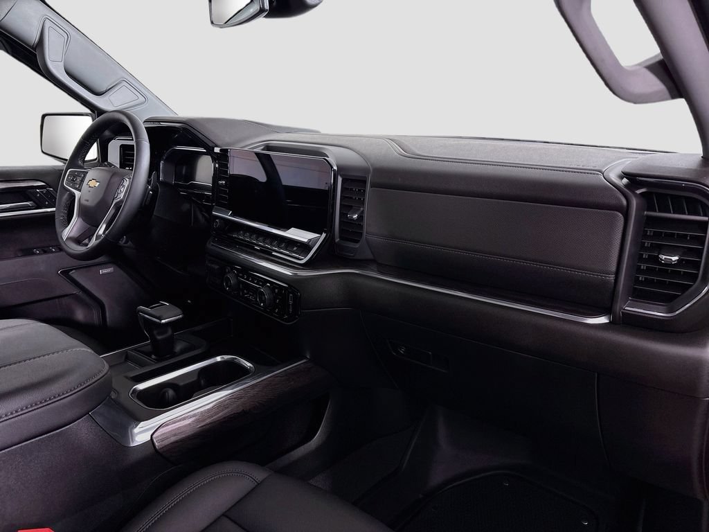 Certified 2025 Chevrolet Silverado 1500 LTZ w/ LTZ Premium Package AWD/4WD image 35
